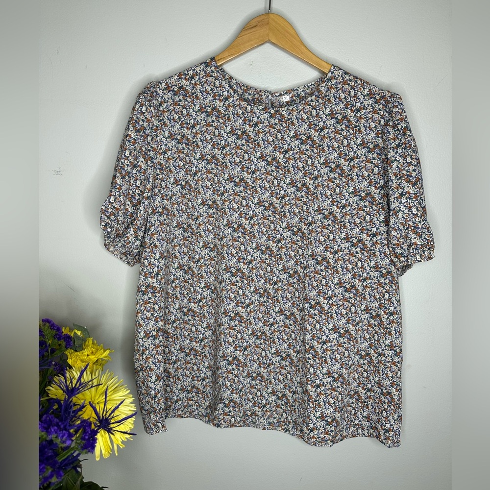 Amazon Floral short sleeve blouse
